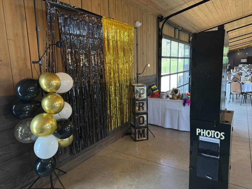 Young's Photobooth gallery photo